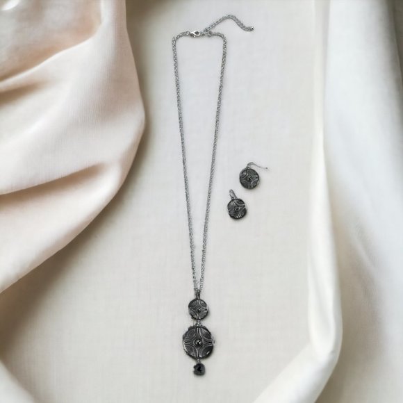 Necklace & Earring Set, Silver Antique, Double Round Pend, Hemi Crystal, 26"-28" - Picture 2 of 10